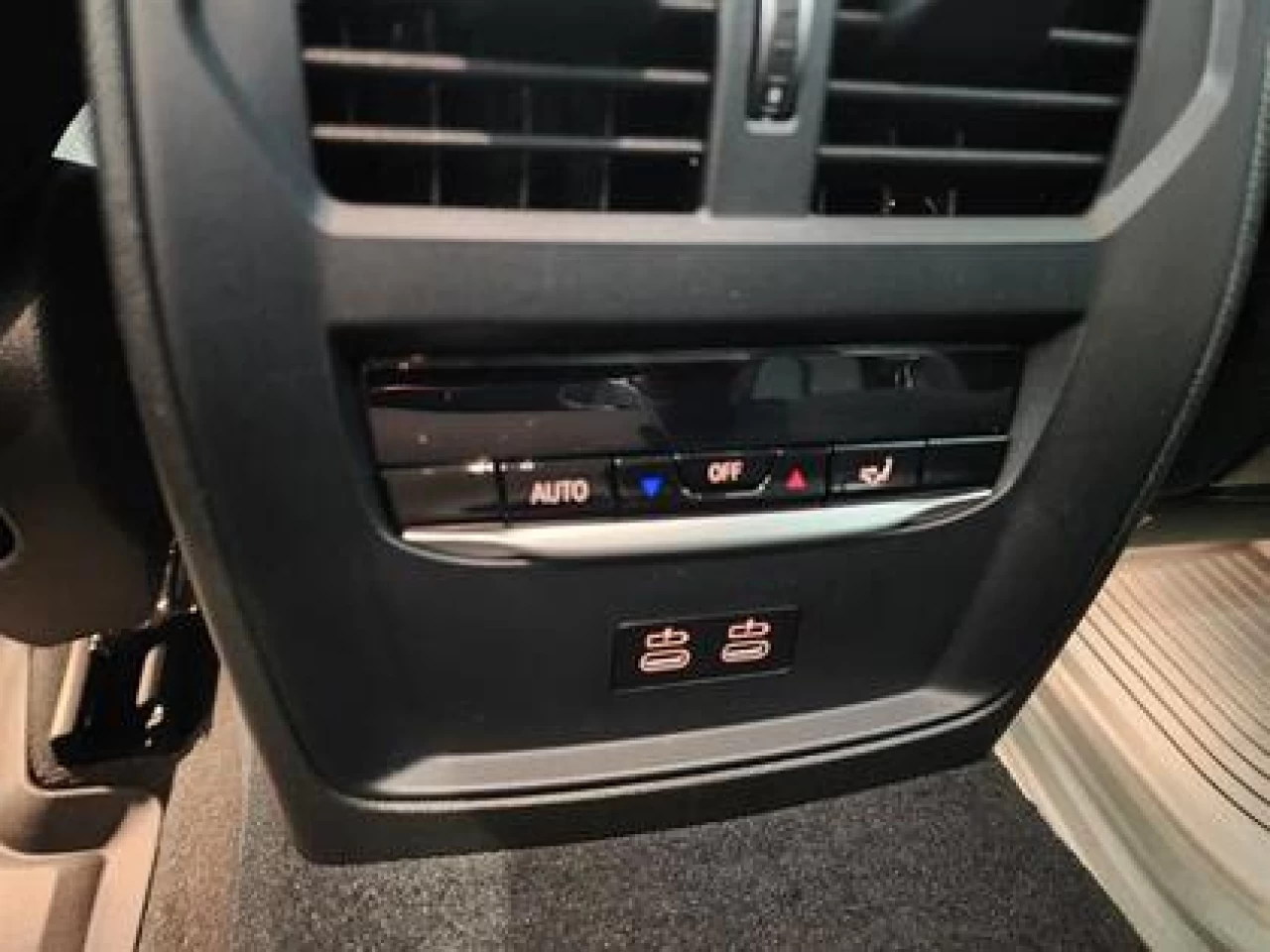 2023 BMW 330I xDrive Sedan Image principale