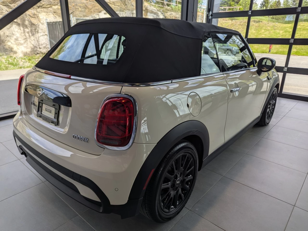 2022 Mini Cooper Cooper Main Image