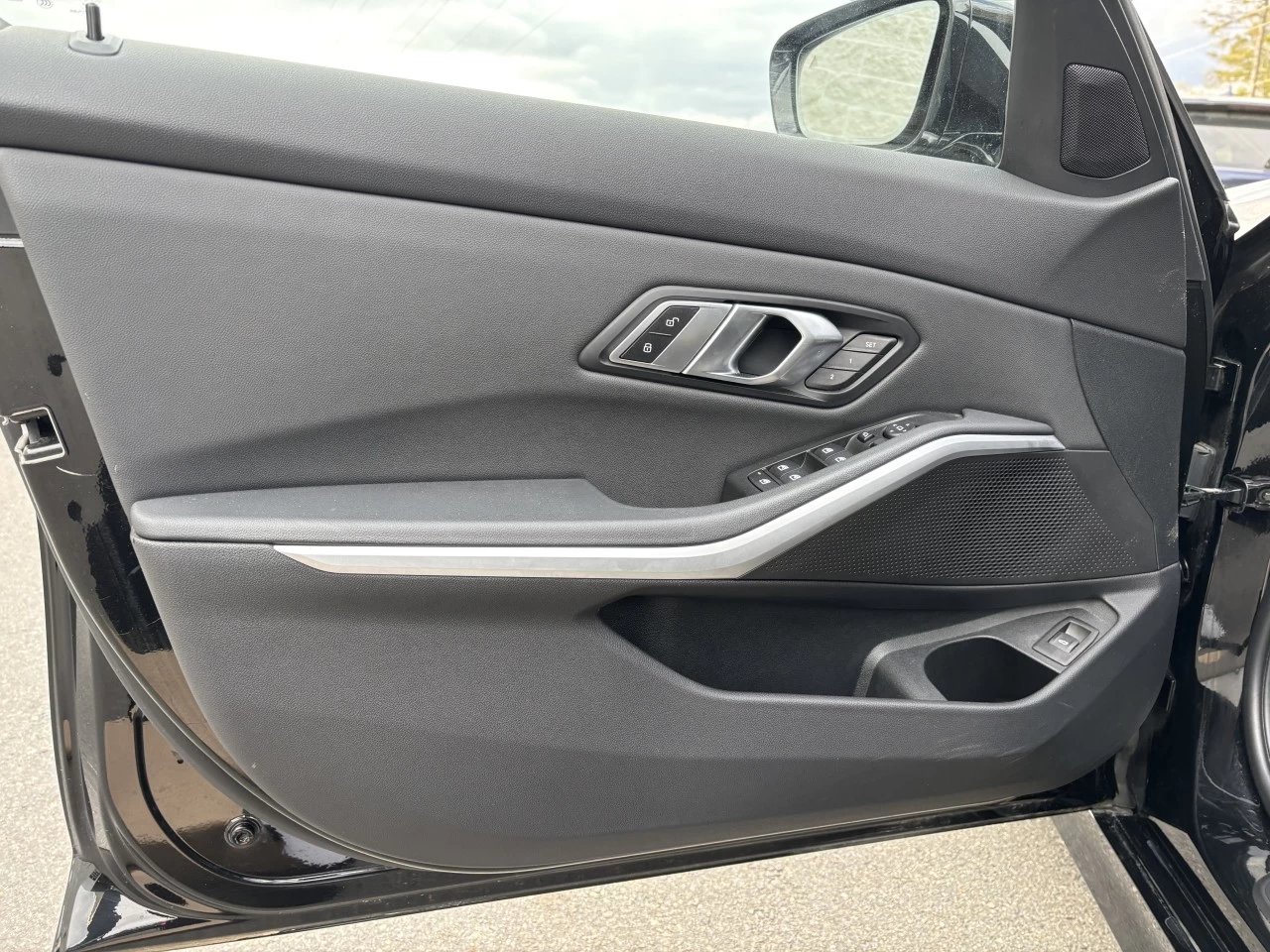 2020 BMW 3 Series 330i xDrive Main Image