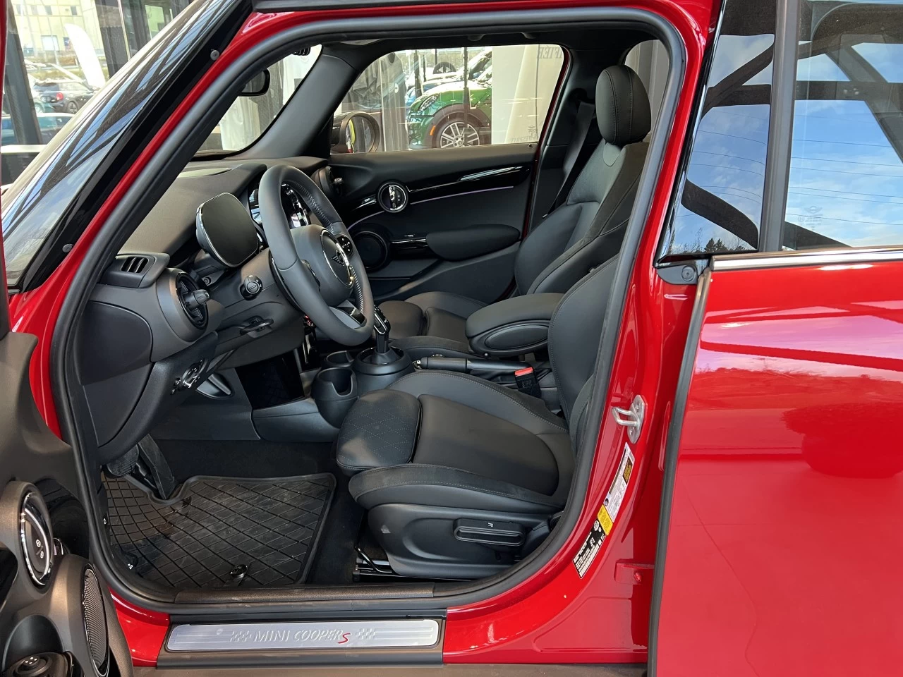 2024 MINI COOPER S 5 Door Image principale