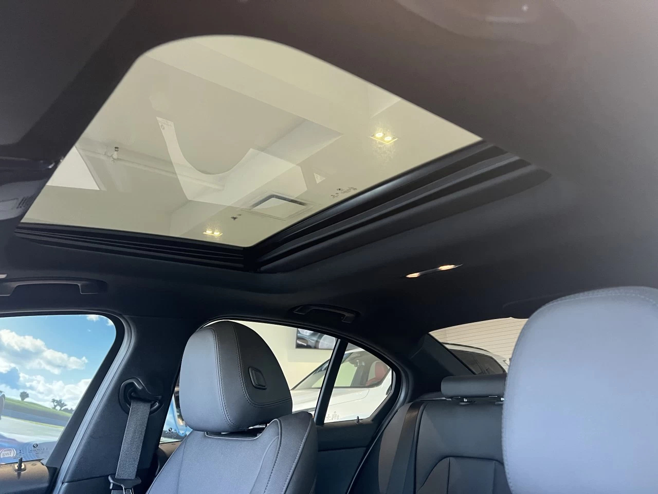 2021 BMW 330i xDrive 330i xDrive Image principale