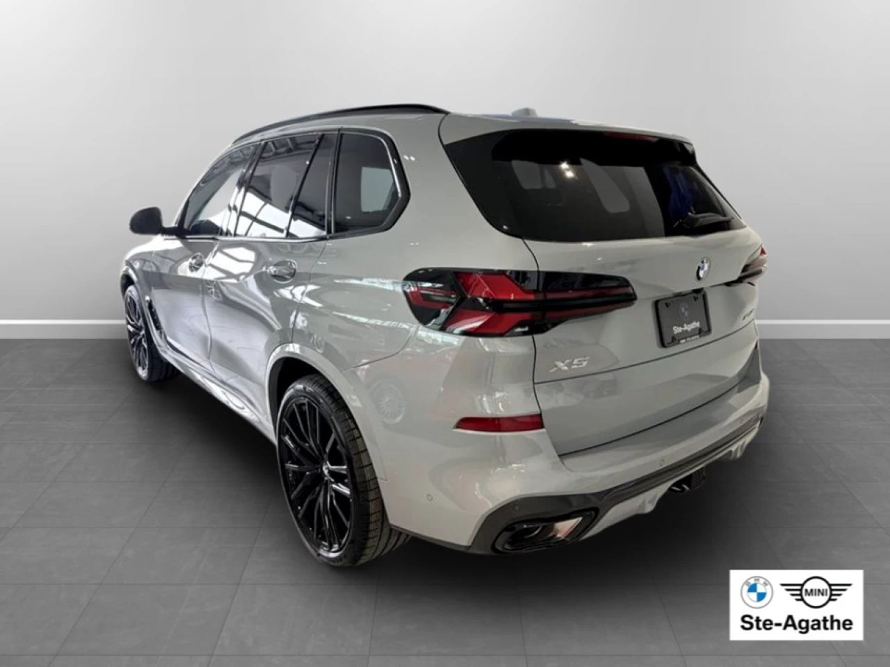 2026 BMW X5 xDrive40i Main Image