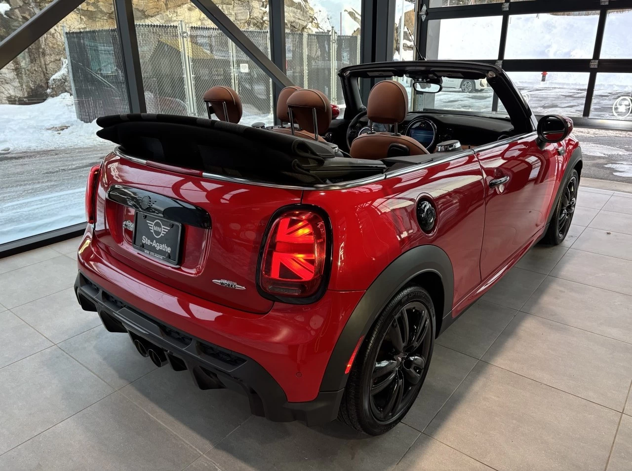 2024 Mini Cooper Convertible John Cooper Works Image principale