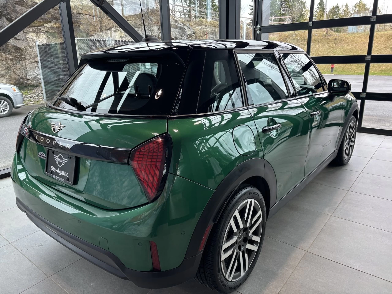 2025 Mini 5 door Cooper C Image principale