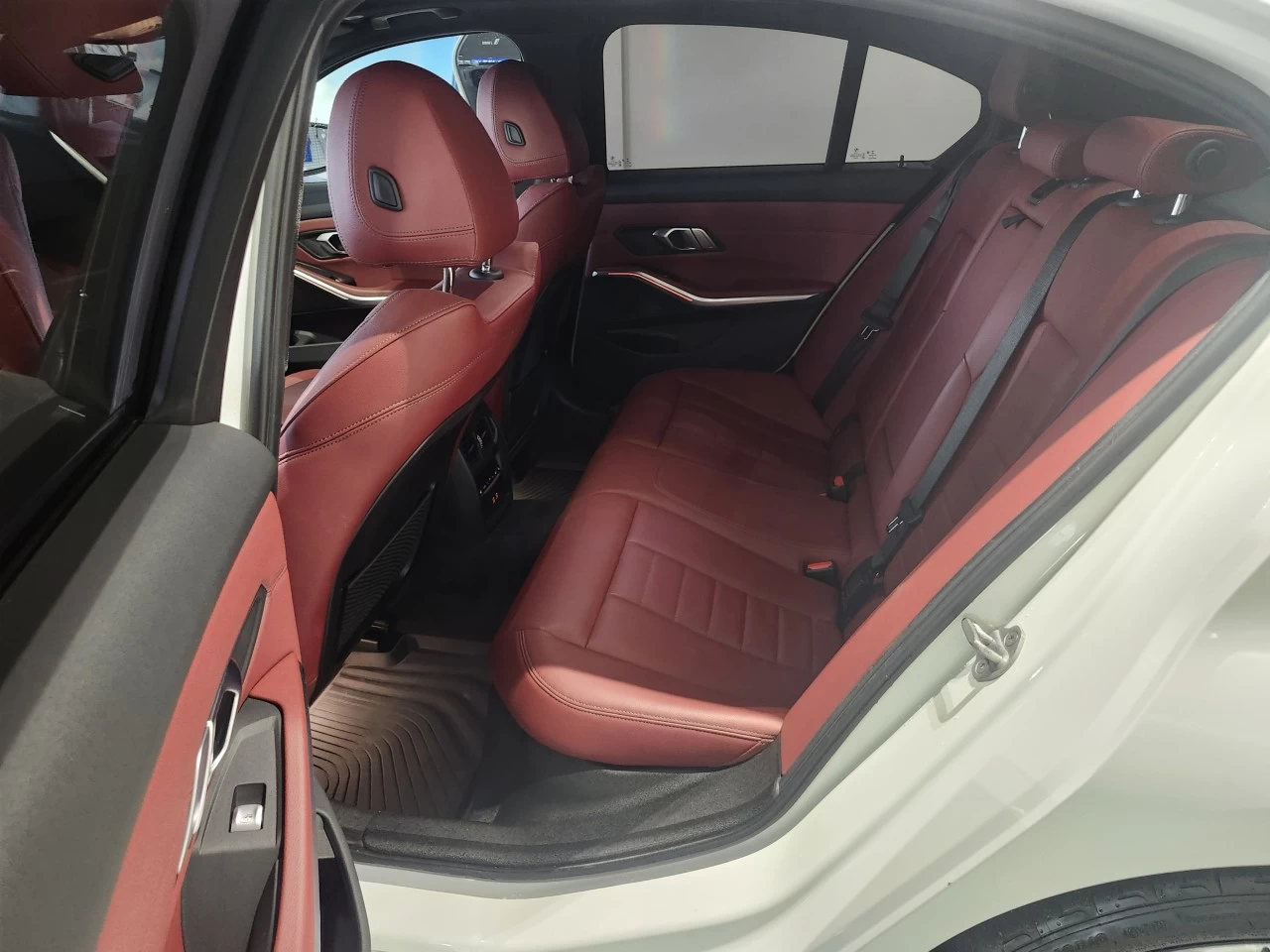 2022 BMW 3 series 330i xDrive Image principale