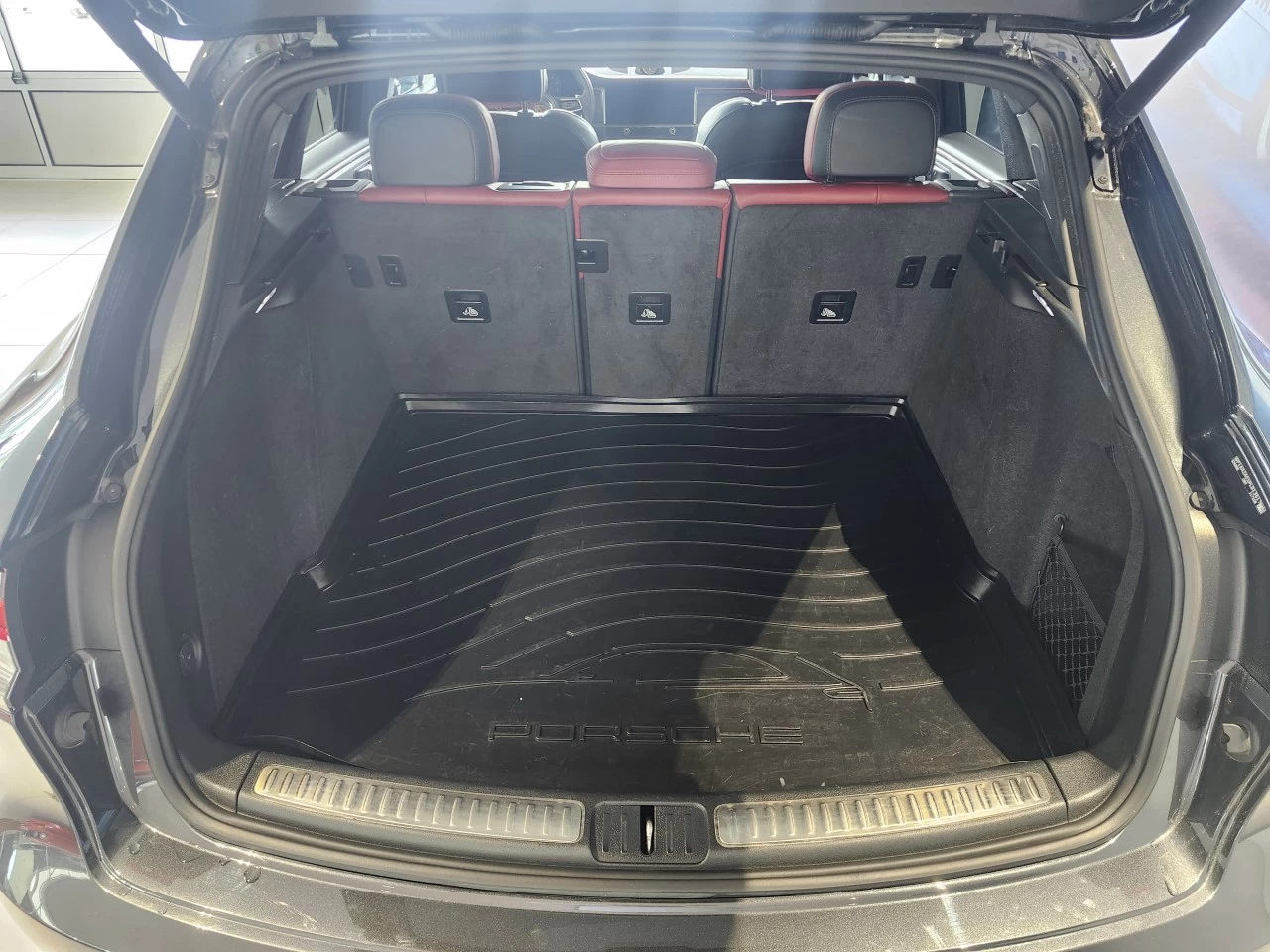 2023 Porsche Macan AWD Image principale