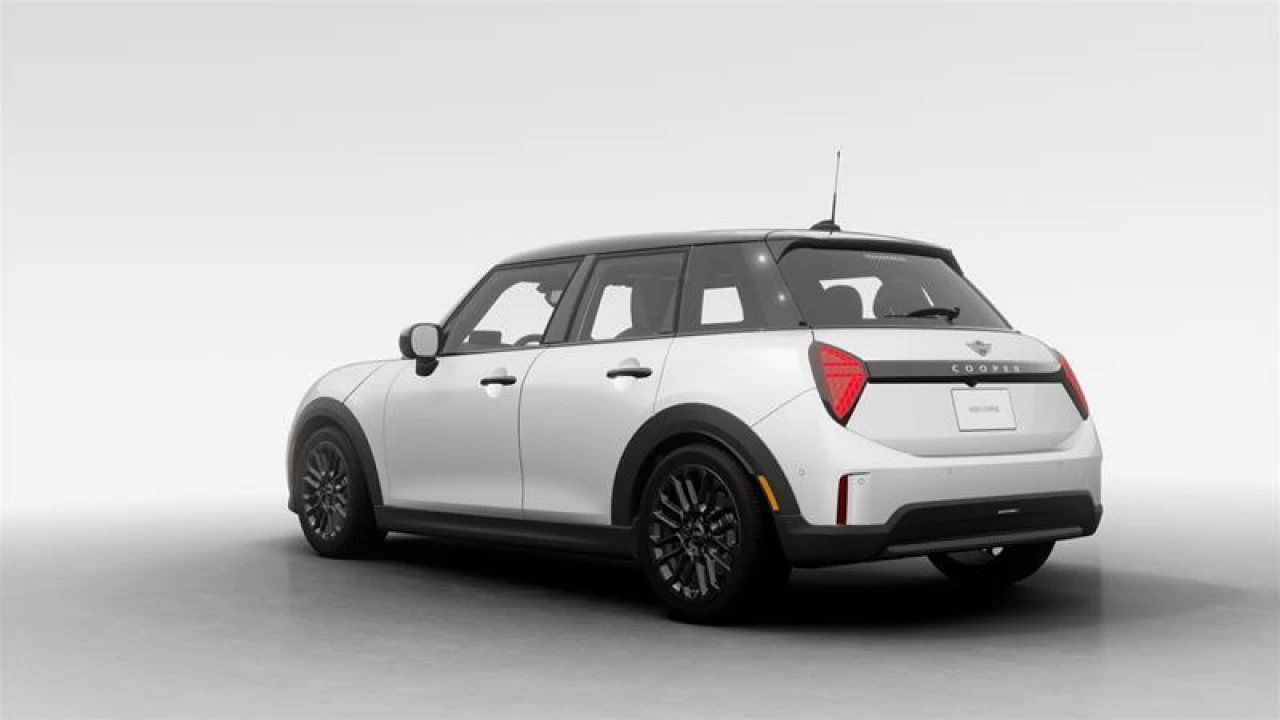 2026 MINI 5 Door Cooper C FWD Image principale