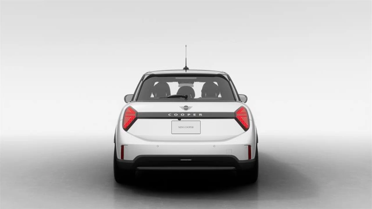 2026 MINI 5 Door Cooper C FWD Image principale