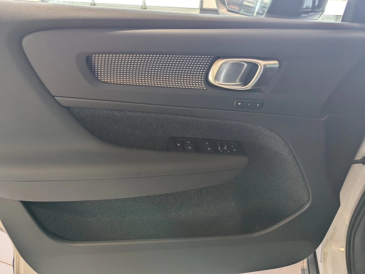 2023 Volvo XC40 Plus Dark Theme Main Image