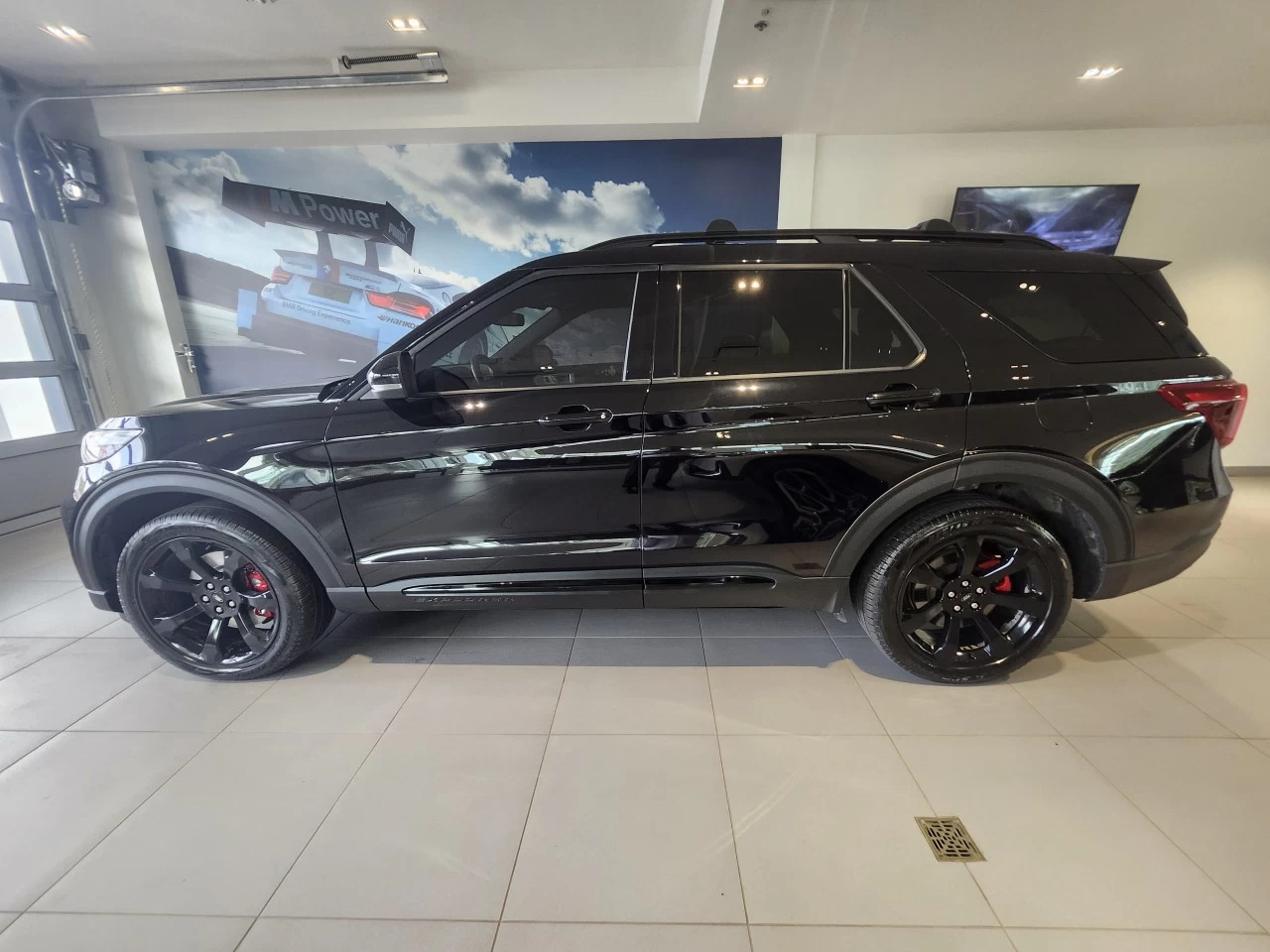 2023 Ford Explorer ST Image principale