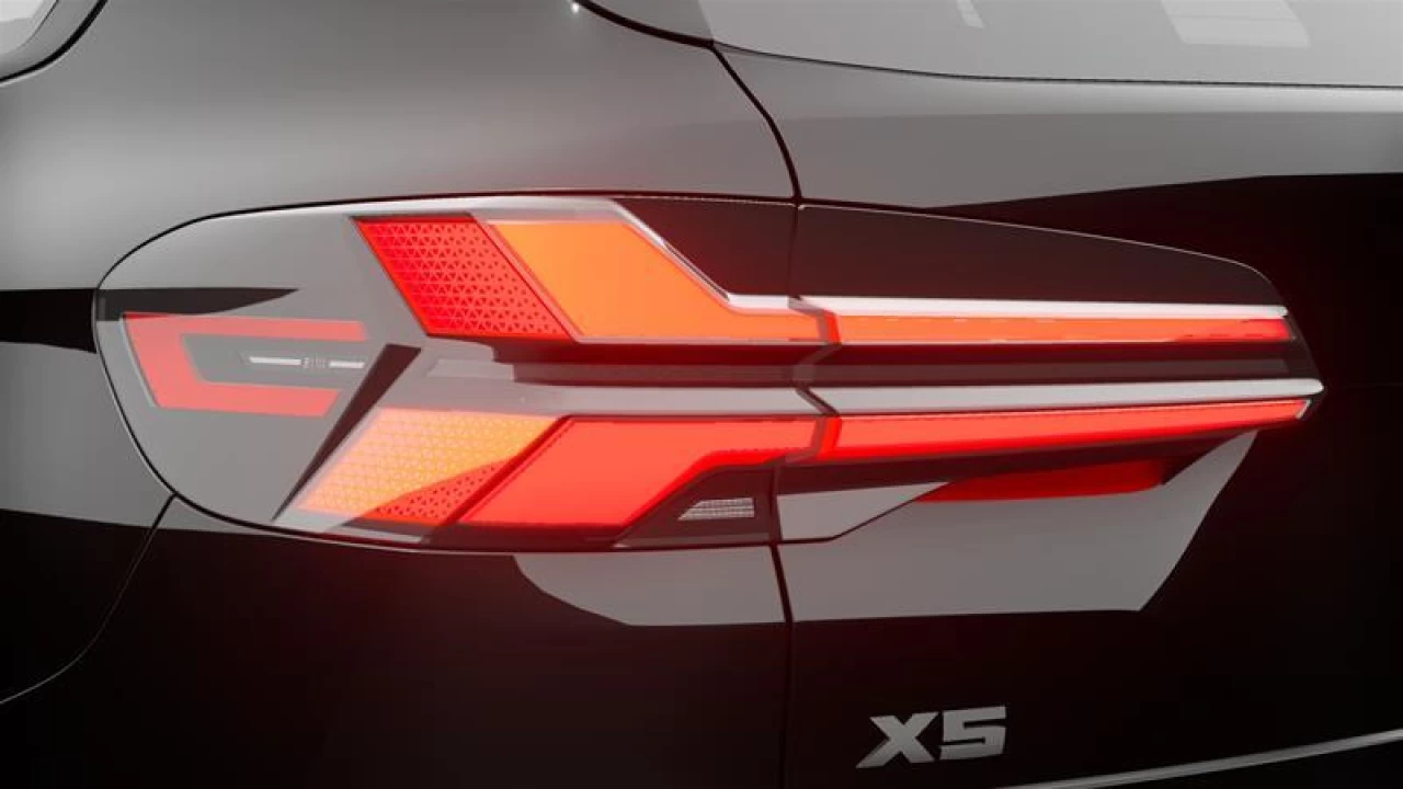 2026 BMW X5 M60i xDrive Main Image