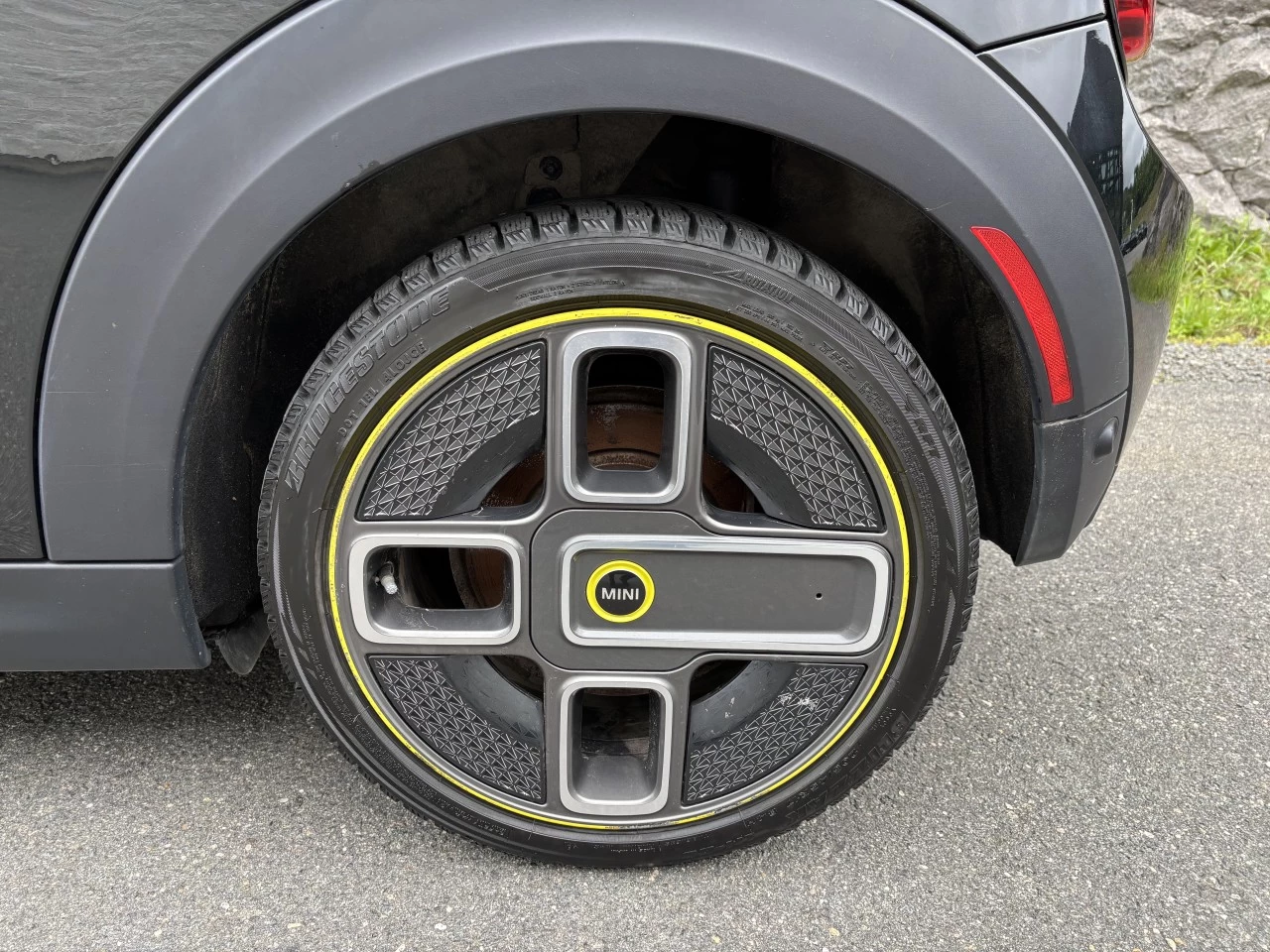 2023 Mini Cooper Cooper SE Main Image