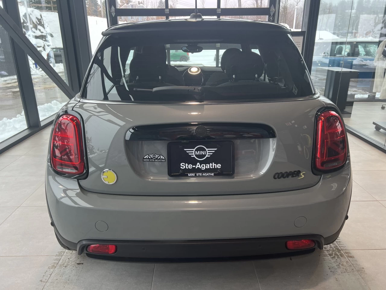 2023 Mini Cooper Cooper SE https://www.bmwsteagathe.com/resize/b990ff35b810a3abc0cc817b2ca24889-1