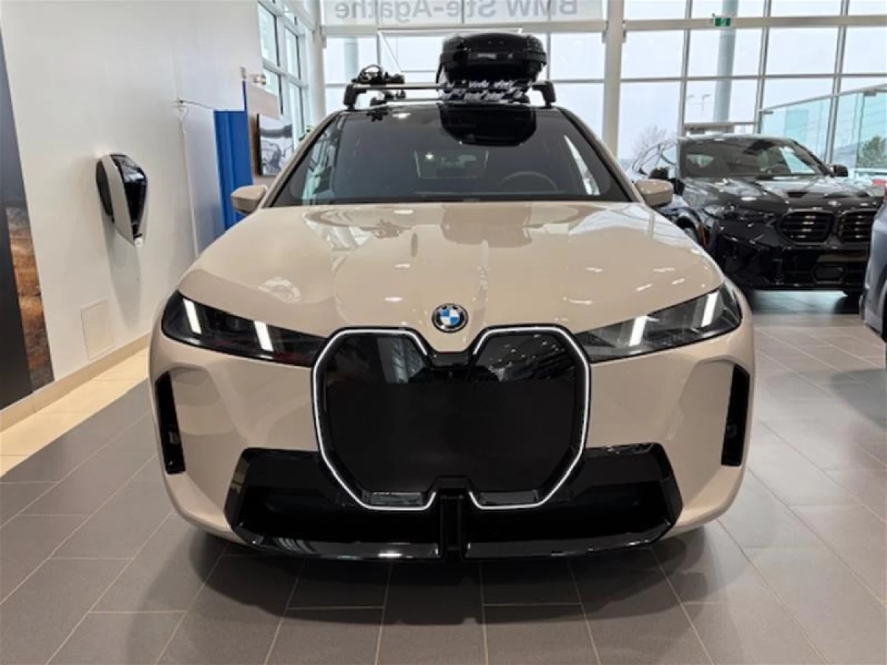 2026 BMW iX xDrive60 Main Image