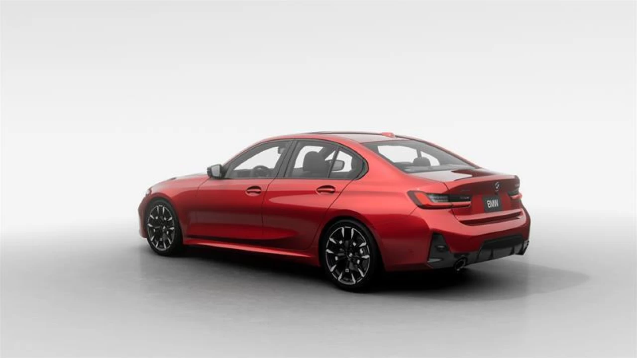2025 BMW 330i xDrive Sedan Image principale