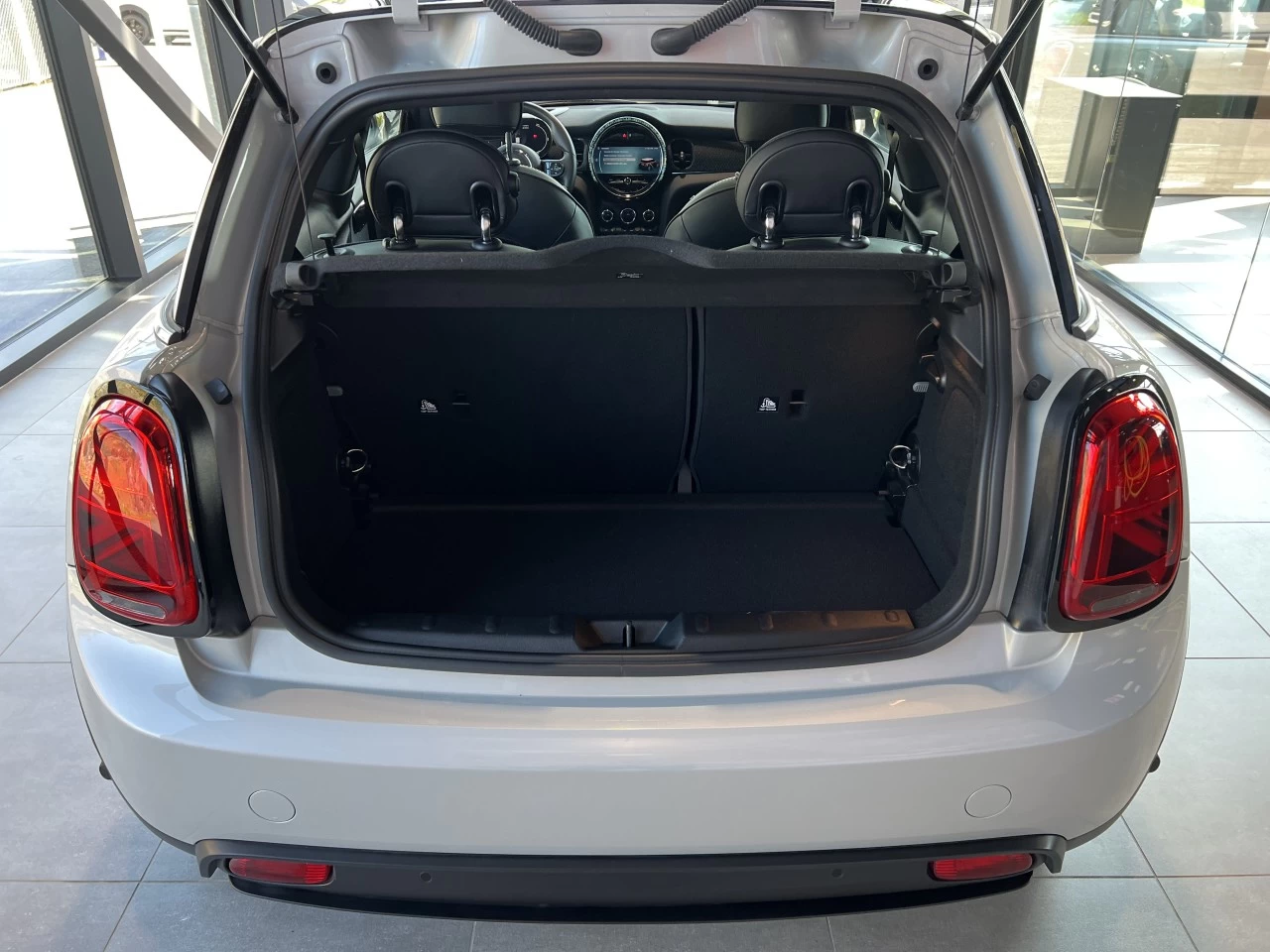 2023 Mini Cooper Cooper SE https://www.bmwsteagathe.com/resize/b990ff35b810a3abc0cc817b2ca24889-1