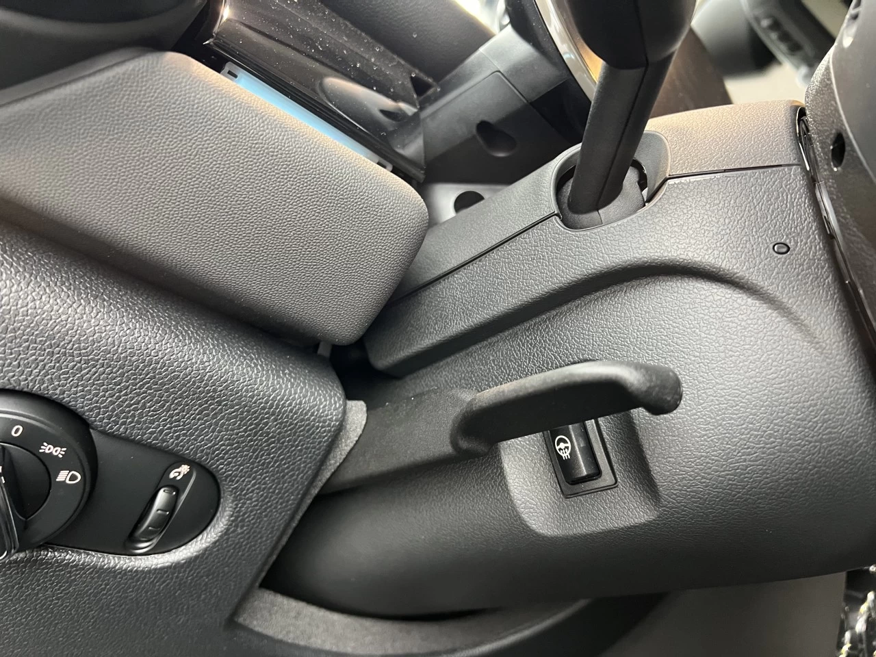 2024 MINI Cooper SE 3 Door Main Image