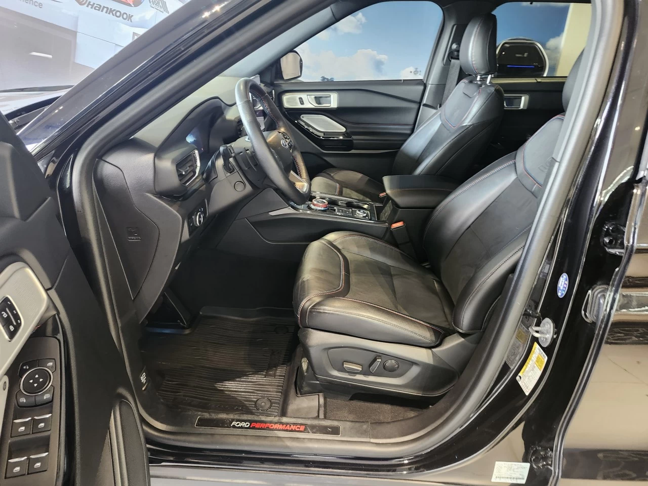 2023 Ford Explorer ST Image principale