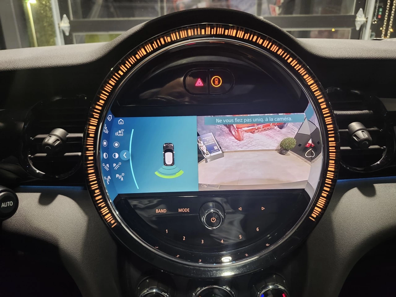 2022 Mini Cooper SE Main Image