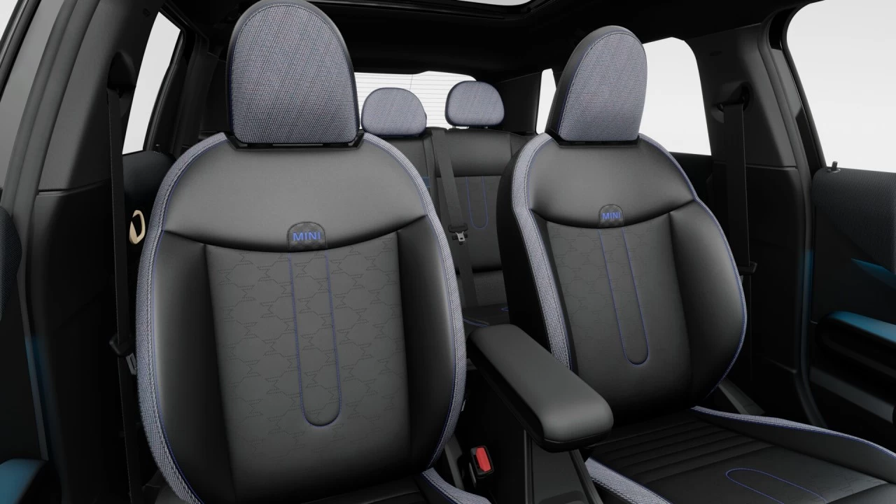 2026 MINI 5 Door Cooper S FWD Main Image