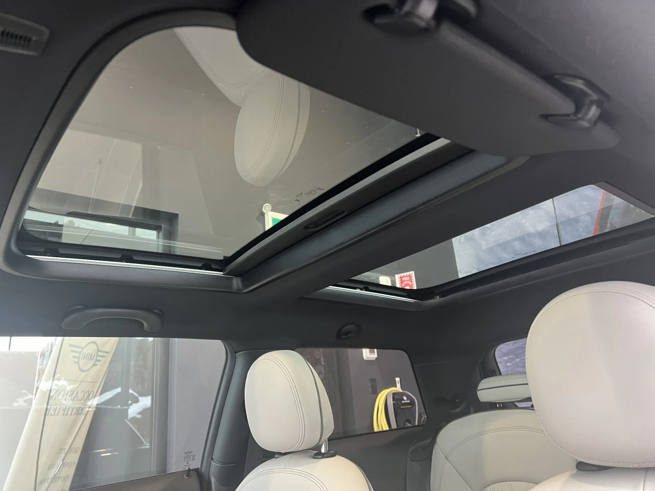 2023 Mini Cooper Cooper SE https://www.bmwsteagathe.com/resize/b990ff35b810a3abc0cc817b2ca24889-1