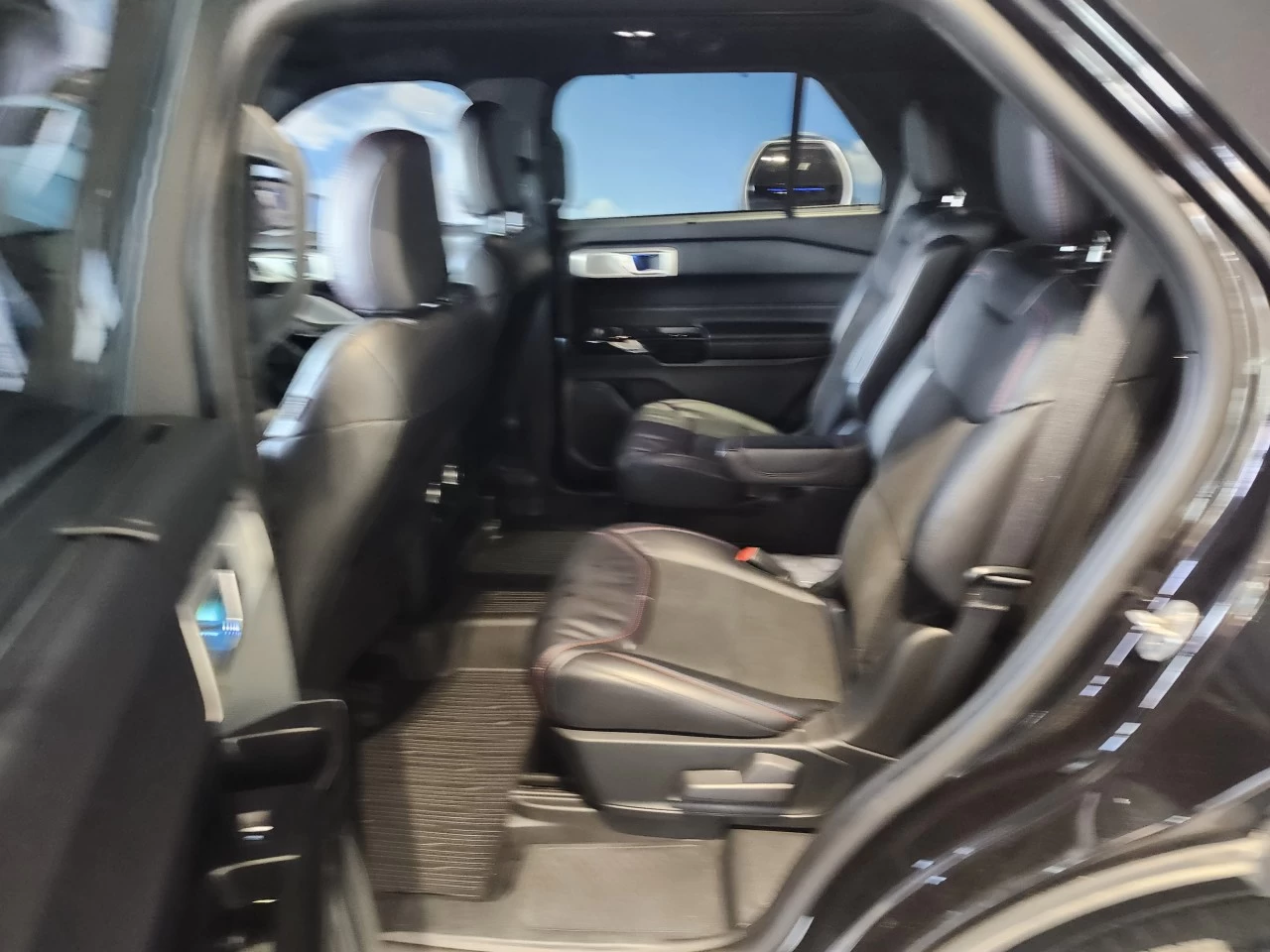 2023 Ford Explorer ST Image principale