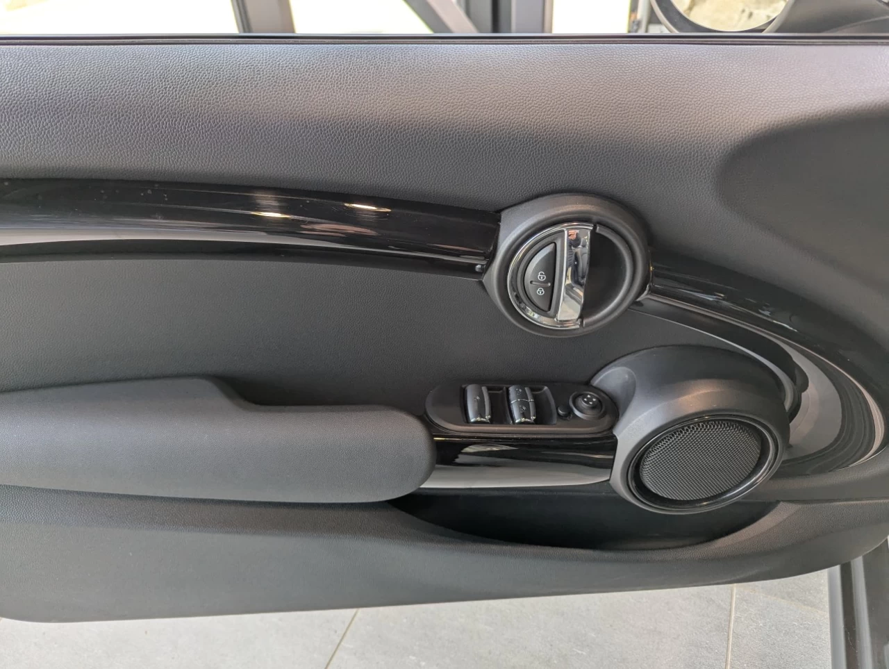 2022 Mini Cooper Cooper Main Image