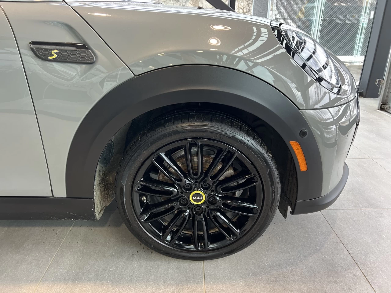 2023 Mini Cooper Cooper SE https://www.bmwsteagathe.com/resize/b990ff35b810a3abc0cc817b2ca24889-1