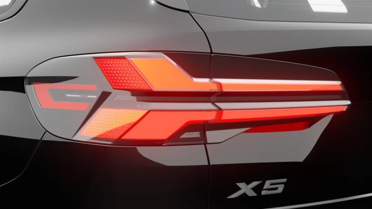 2026 BMW X5 xDrive50e Main Image