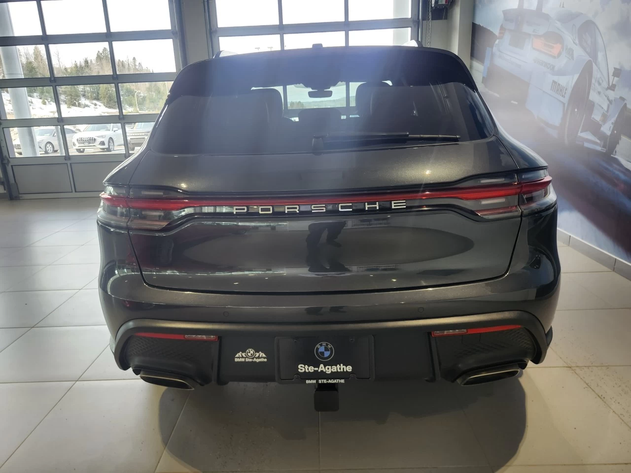 2023 Porsche Macan AWD Image principale