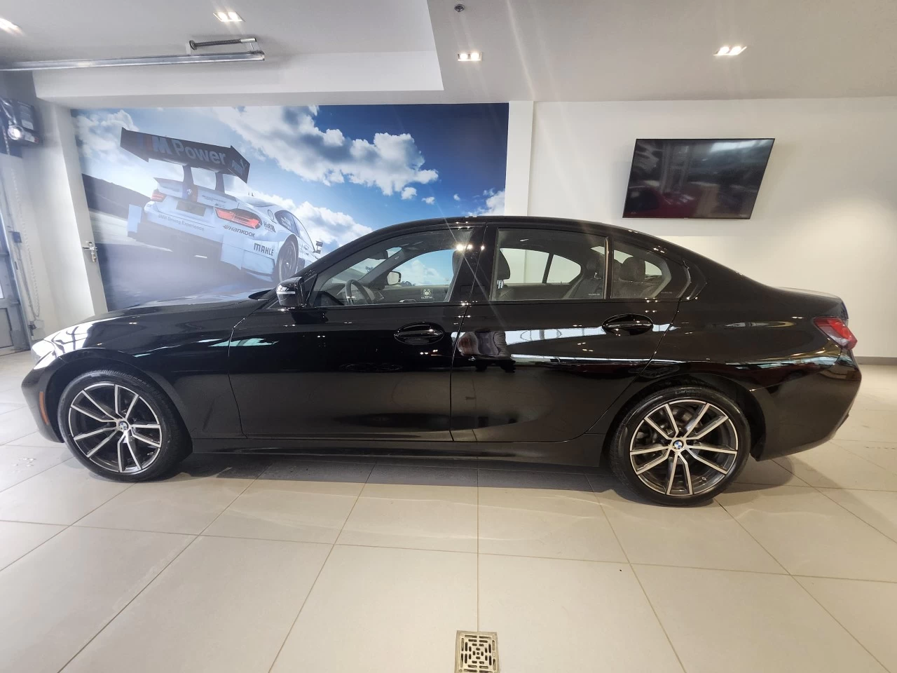 2022 BMW 3 Series 330i xDrive Main Image