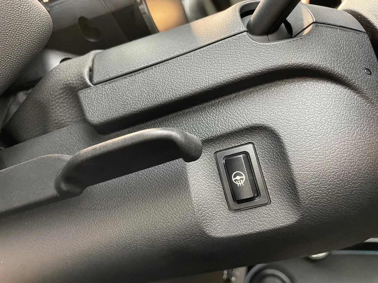 2023 Mini Cooper Cooper SE https://www.bmwsteagathe.com/resize/b990ff35b810a3abc0cc817b2ca24889-1