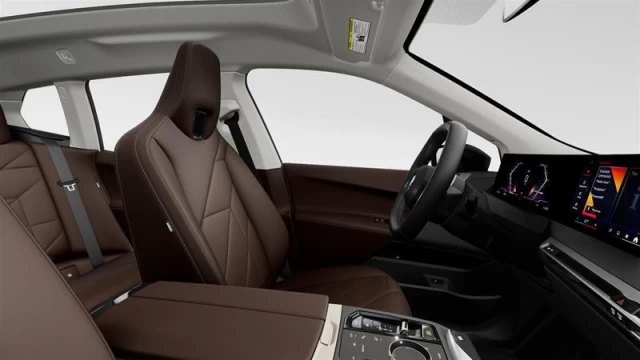 BMW iX xDrive50 2025