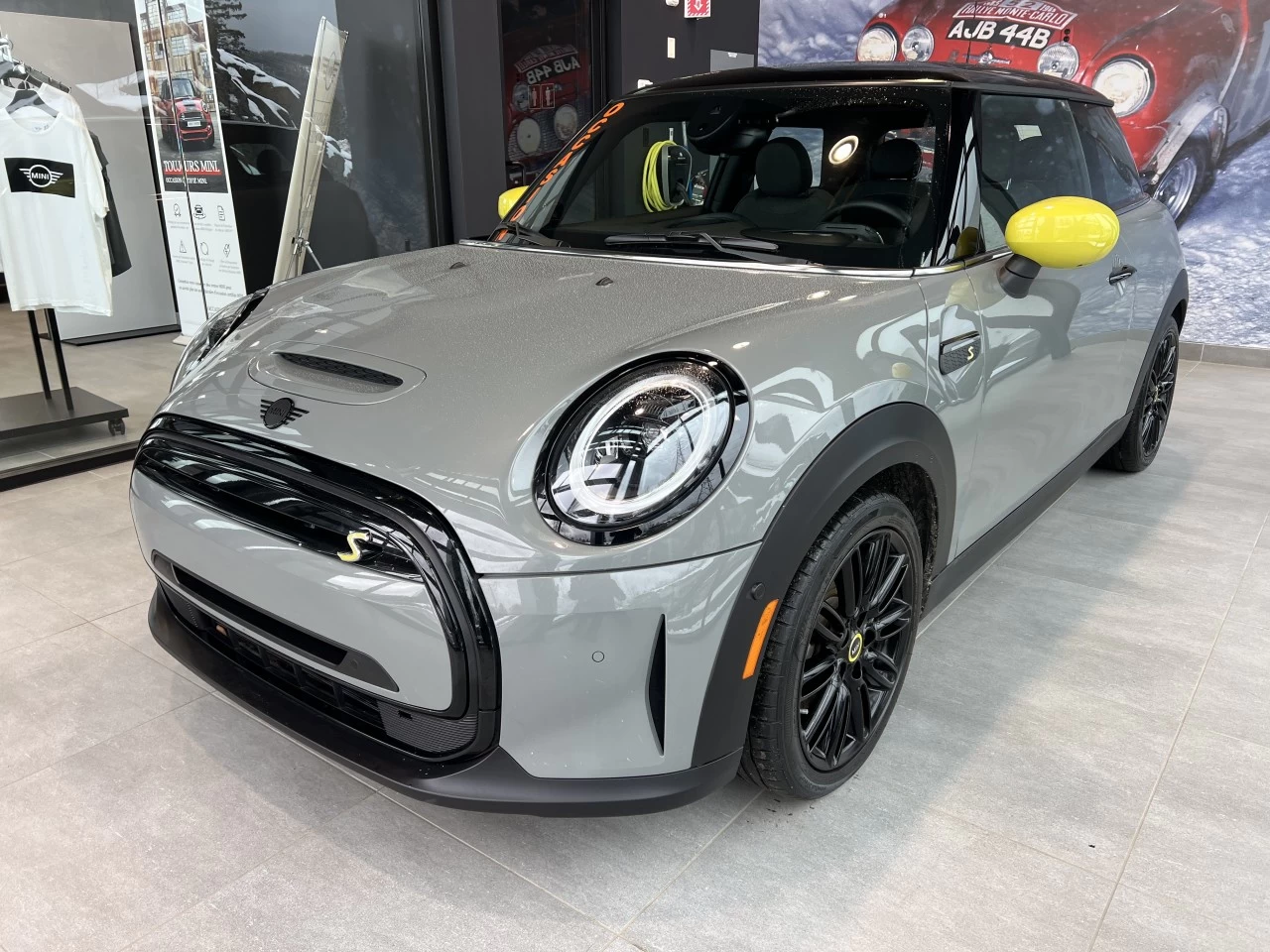 2023 Mini Cooper Cooper SE Main Image