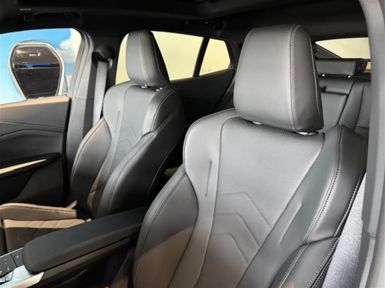2026 BMW X2 xDrive28i Main Image