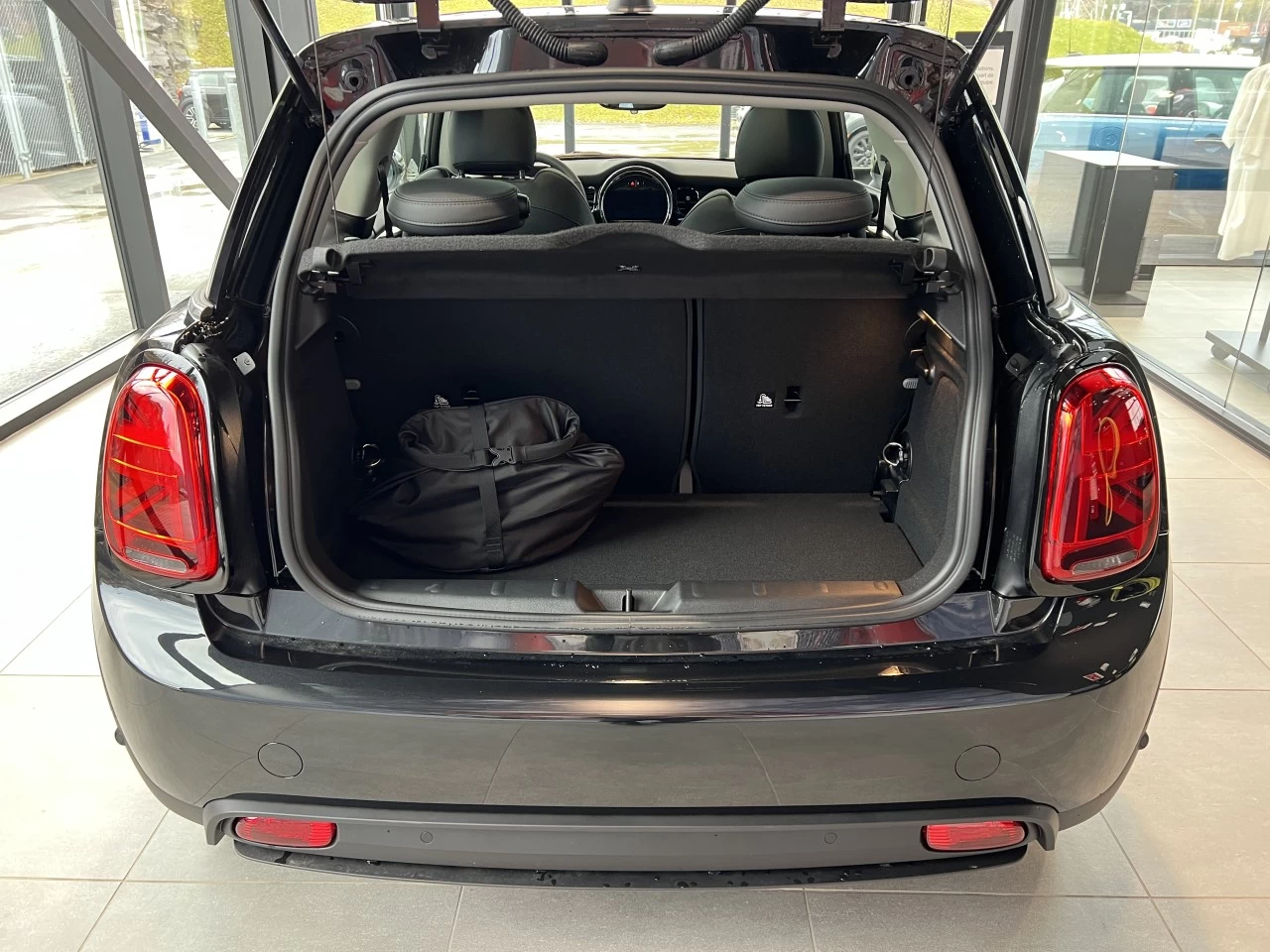 2024 MINI Cooper SE 3 Door Image principale
