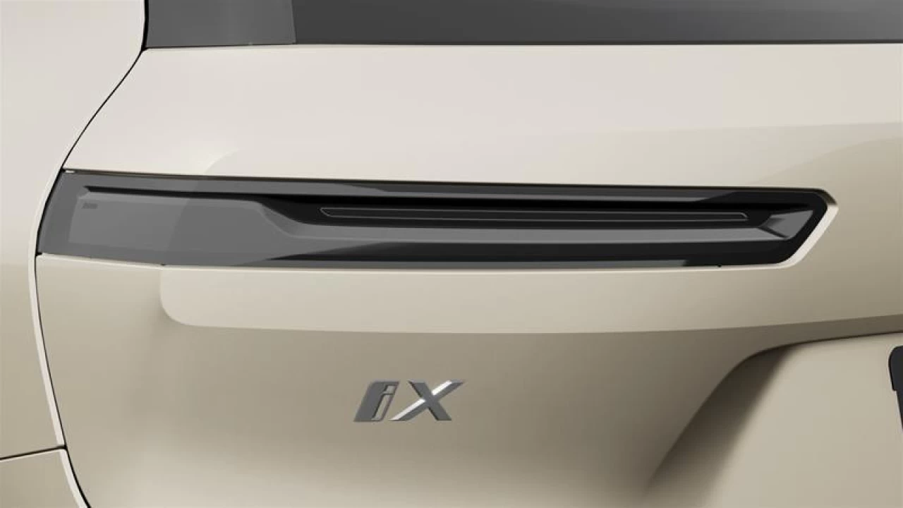 2026 BMW iX xDrive60 Main Image
