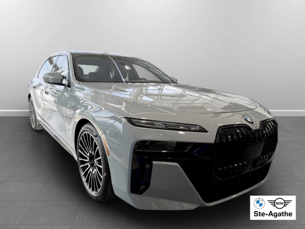 2026 BMW 760I xDrive Sedan Main Image
