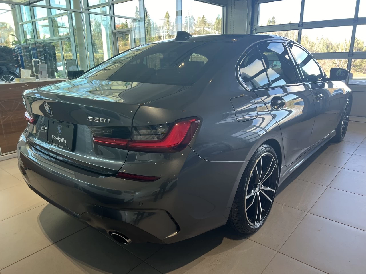 2021 BMW 330i xDrive 330i xDrive Image principale