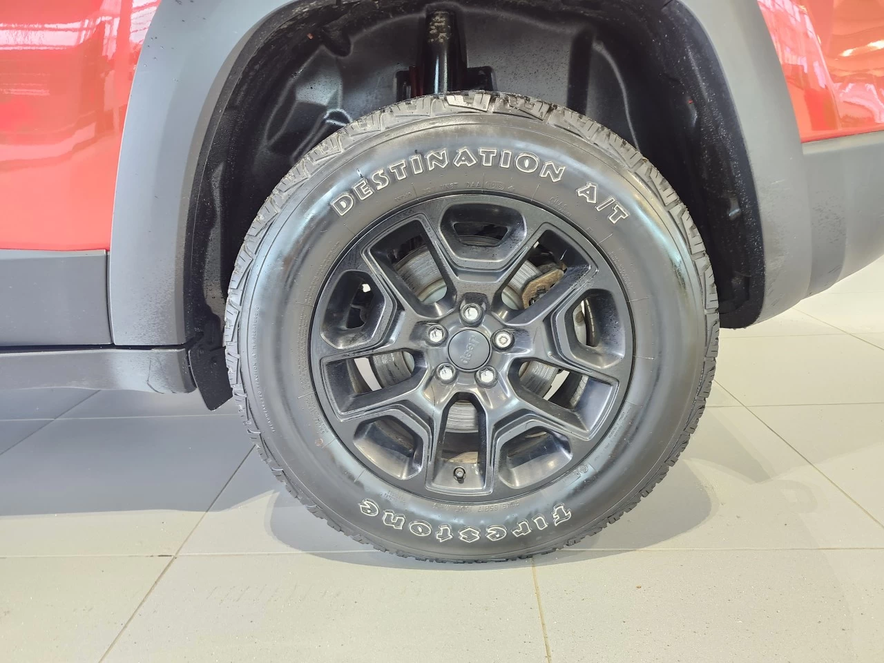 2019 Jeep Cherokee Trailhawk Main Image