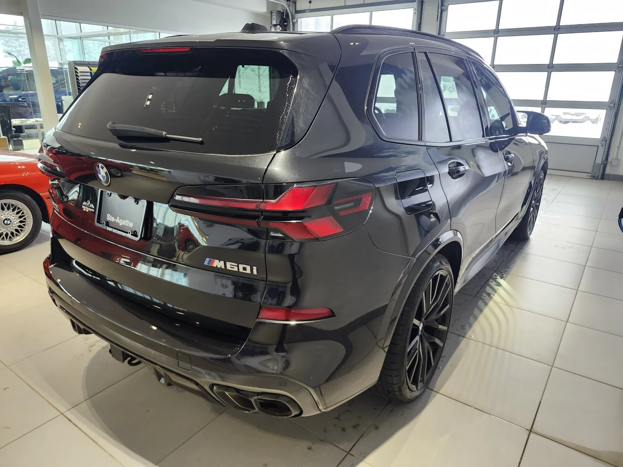 2025 BMW X5 M60i xDrive Image principale
