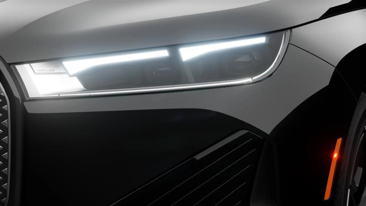 2025 BMW iX xDrive40 Edition Main Image