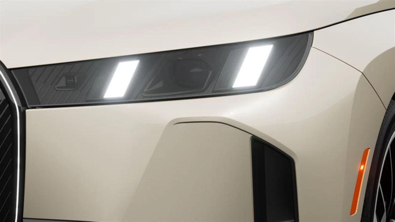 2026 BMW iX xDrive60 Main Image