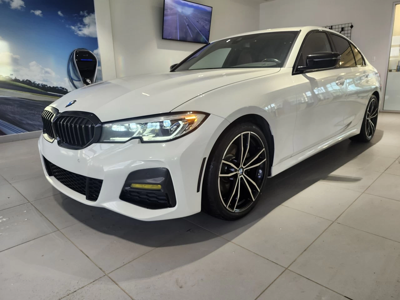 2022 BMW 3 series 330i xDrive Image principale