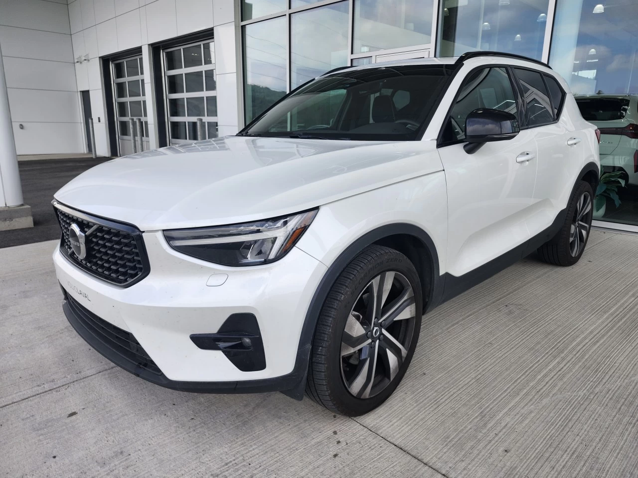 2023 Volvo XC40 Plus Dark Theme https://www.bmwsteagathe.com/resize/b990ff35b810a3abc0cc817b2ca24889-1