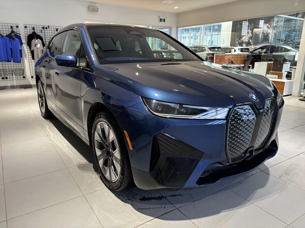 2023 BMW iX xDrive50 Image principale