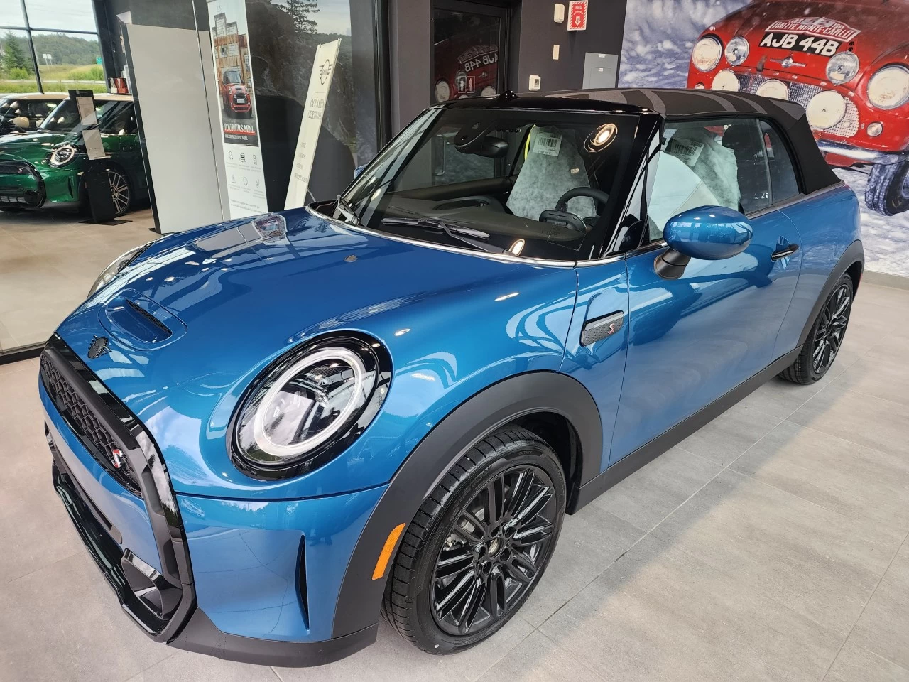 2024 MINI Cooper S Convertible  Image principale