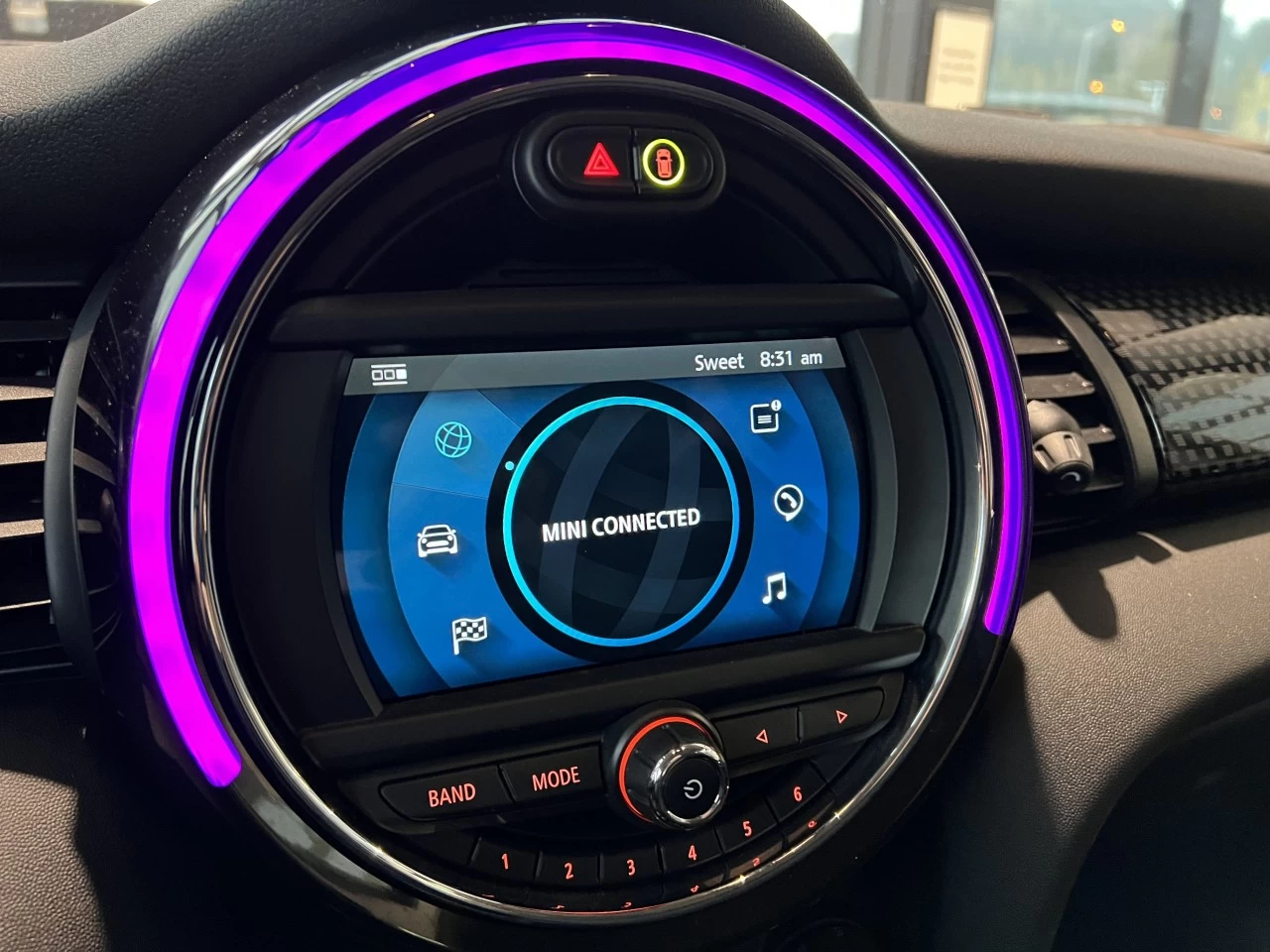 2021 Mini Cooper Cooper SE https://www.bmwsteagathe.com/resize/b990ff35b810a3abc0cc817b2ca24889-1