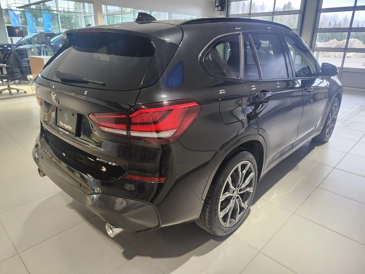 2021 BMW X1 xDrive28i Main Image