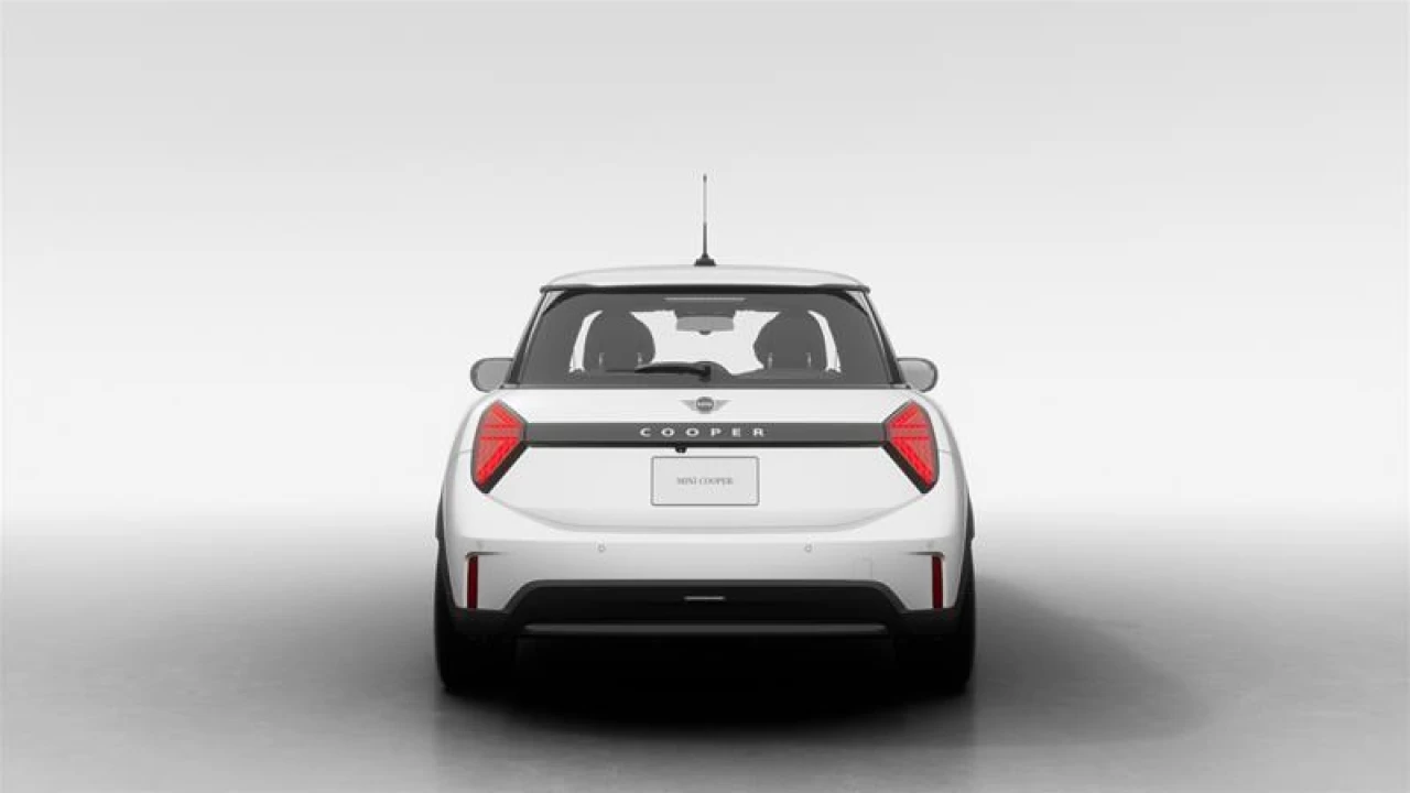 2026 MINI 3 Door Cooper C FWD Image principale